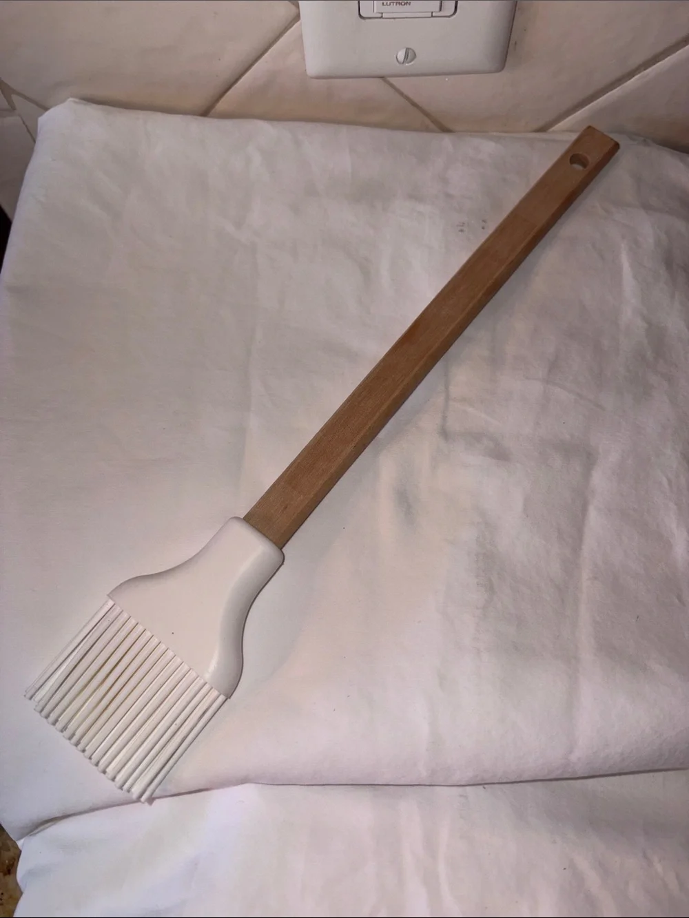 new Le Creuset France pastry brush basting small silicone cooking utensil white